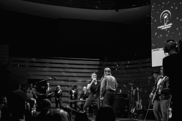 20251114_LiveLoudLive_AS-0395